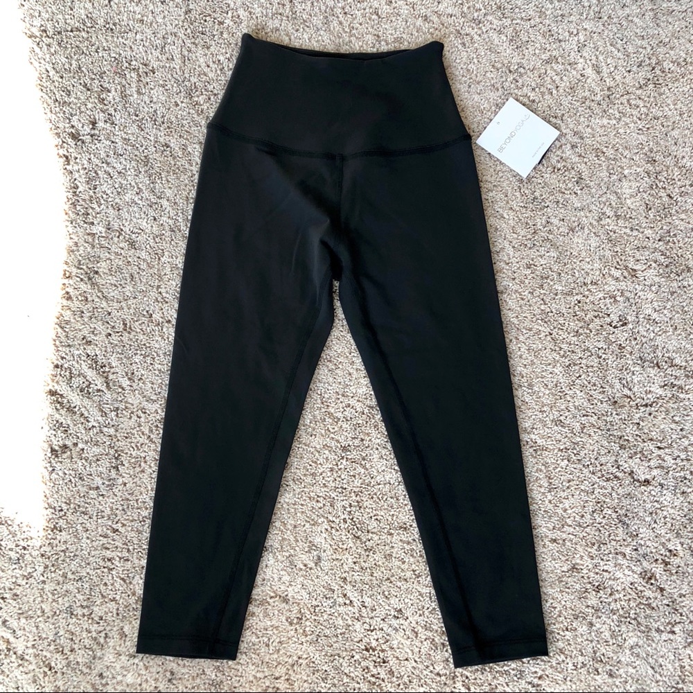 NWT Beyond Yoga Leggings